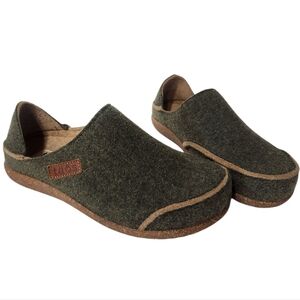 NEW! Taos Convertawool Italian Wool Slip-On Shoes Olive Green Size 6-6.5
